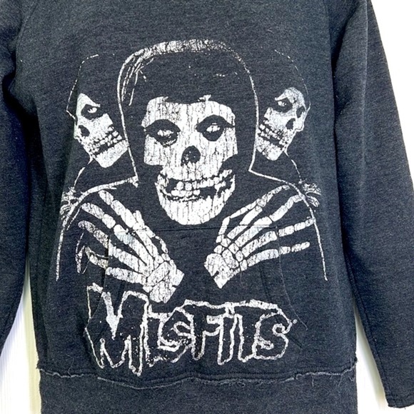 Misfits - Fiend Misfit Skulls Graphic Open Cut Neck Pocket Sweatshirt Size Small - Picture 3 of 10
